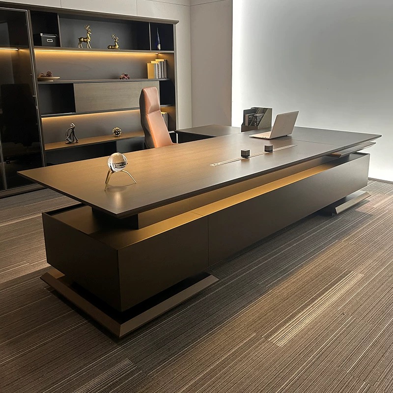 Office Furniture For Small Spaces - 블랙 강력한 디자인의 임원용 책상 브라운